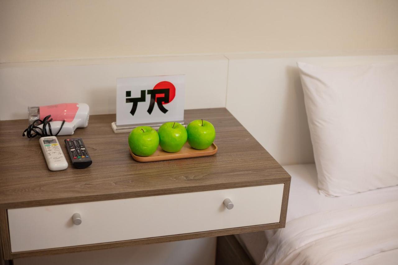 Yr Hotel & Apartments Hanoi Bagian luar foto